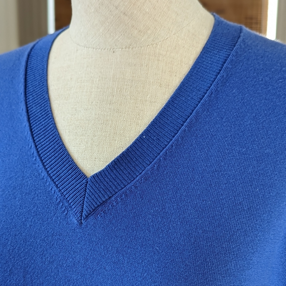 Lands’ End Outfitters V Neck Sweater